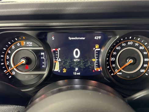 New 2026 Jeep Gladiator Rubicon w/ Technology Group image 19