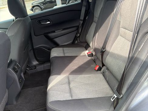 Used 2025 Nissan Rogue SV image 10