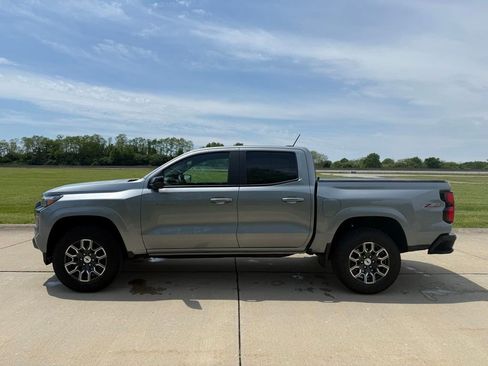 Used 2024 Chevrolet Colorado Z71 w/ Z71 Convenience Package 2 AWD/4WD image 7