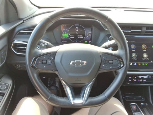 Certified 2023 Chevrolet Bolt EUV LT w/ Comfort Package FWD image 25