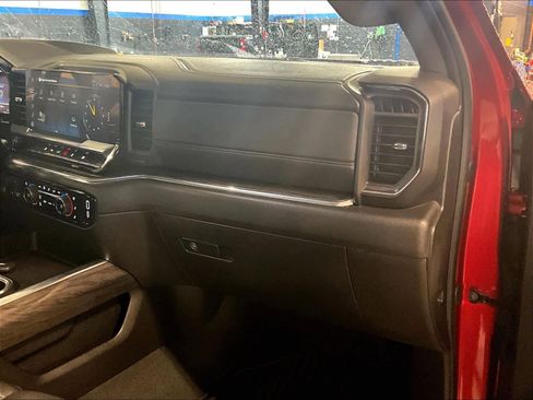 Used 2025 Chevrolet Silverado 2500 LTZ w/ LTZ Premium Package image 13