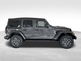 New 2025 Jeep Wrangler Unlimited Sahara w/ Technology Group AWD/4WD video 3