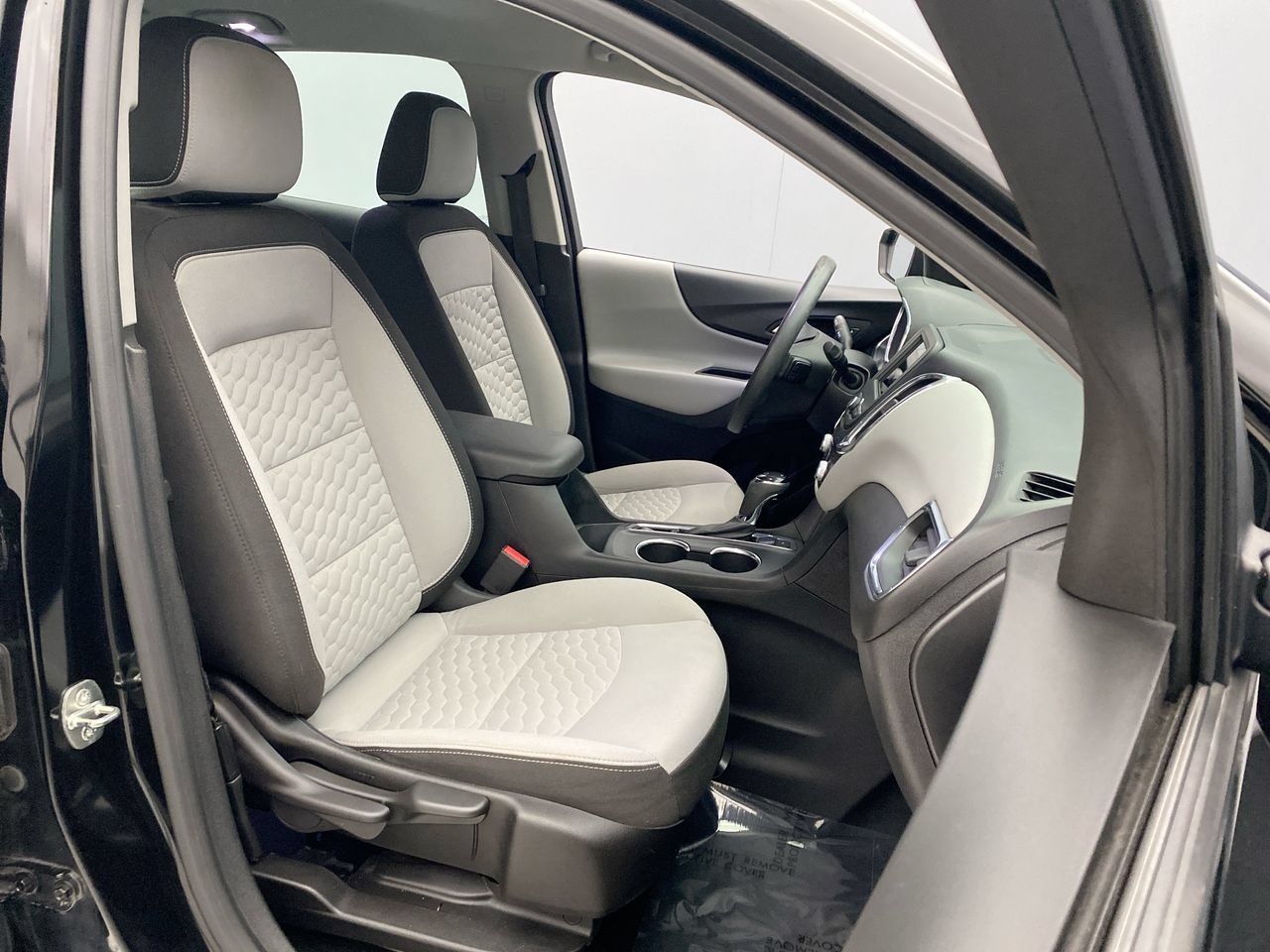 Used 2019 Chevrolet Equinox LS AWD/4WD image 23