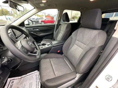 Used 2024 Nissan Rogue SV AWD/4WD image 11
