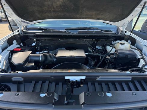 Used 2024 Chevrolet Silverado 3500 LT image 31