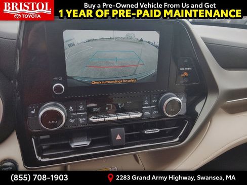 Used 2023 Toyota Highlander XLE AWD/4WD image 25