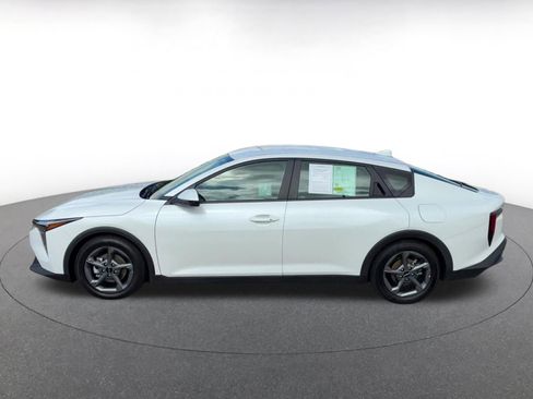 Used 2025 Kia K4 LXS image 9
