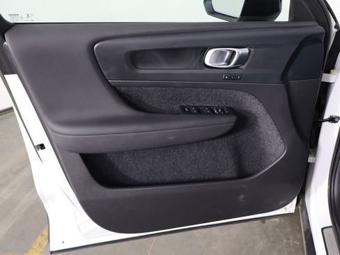 Used 2023 Volvo XC40 Recharge Plus AWD/4WD image 18