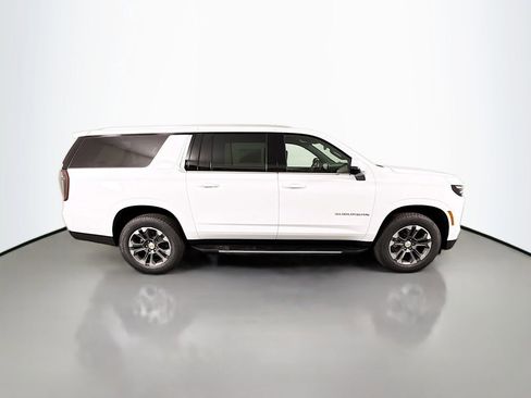 New 2026 Chevrolet Suburban LT w/ Comfort Package image 8