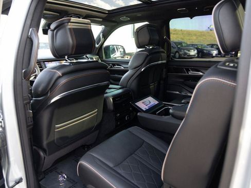 Used 2024 Jeep Grand Wagoneer L Series III w/ Quick Order Packagew 28T AWD/4WD image 15