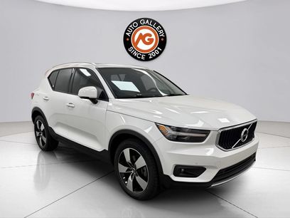 Used 2021 Volvo XC40 T5 Momentum w/ Premium Package