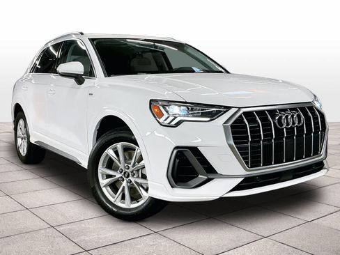 Certified 2025 Audi Q3 2.0T Premium image 2