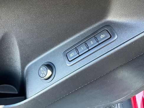 Used 2020 Chevrolet Equinox Premier AWD/4WD image 18