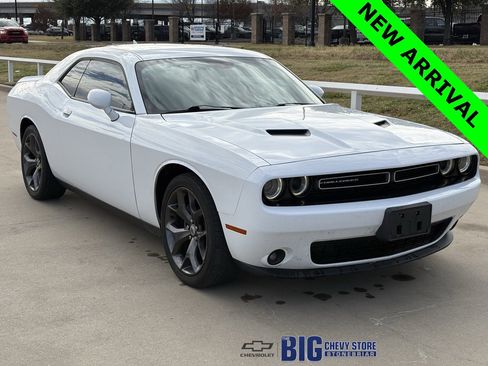 Used 2018 Dodge Challenger SXT Plus image 1