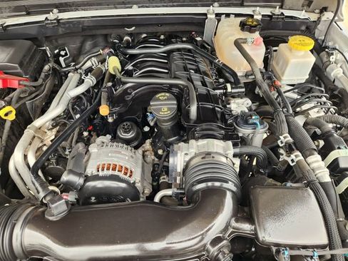 Used 2022 Jeep Gladiator Mojave AWD/4WD image 21