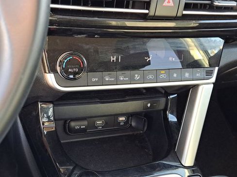 Used 2023 Kia Seltos EX image 16