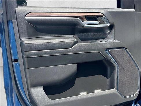 Used 2024 Chevrolet Silverado 1500 LT RWD image 17