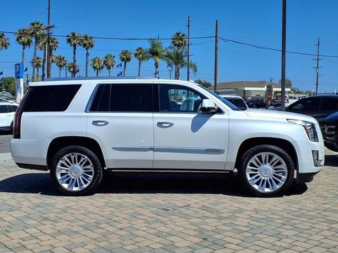 Used 2017 Cadillac Escalade Platinum AWD/4WD image 6