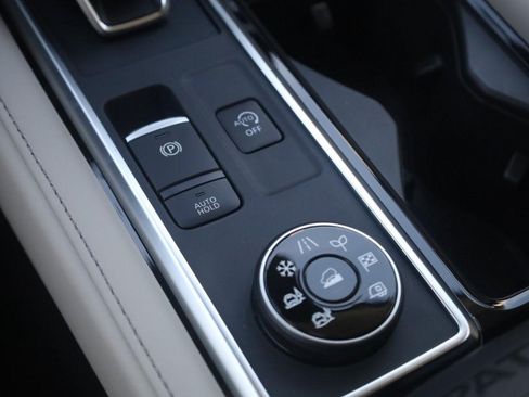 New 2026 Nissan Pathfinder SL AWD/4WD image 18