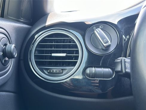 Used 2019 Volkswagen Beetle 2.0T S image 32