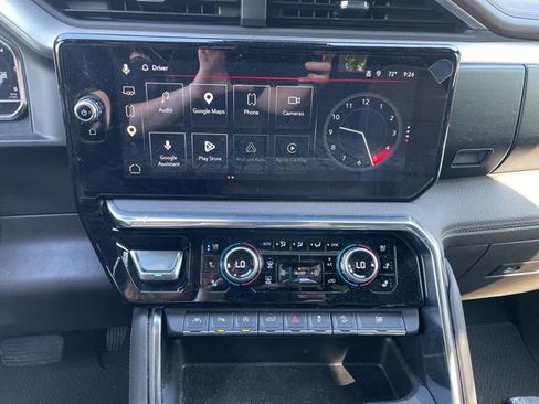 Used 2024 GMC Sierra 1500 Denali w/ Technology Package AWD/4WD image 8