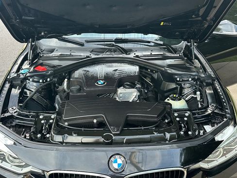 Used 2018 BMW 320i Sedan image 51