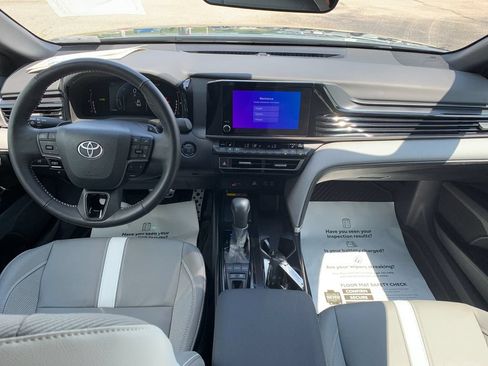 Used 2025 Toyota Camry SE w/ Convenience Package AWD/4WD image 16