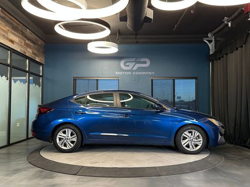 Used 2019 Hyundai Elantra SEL FWD image 2