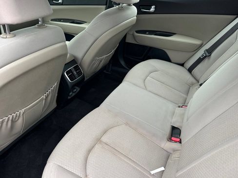 Used 2017 Kia Optima Premium w/ Hybrid Convenience Package FWD image 12