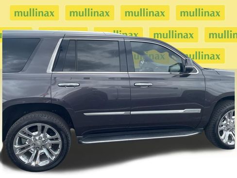 Used 2018 Cadillac Escalade Premium Luxury RWD image 12