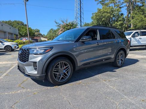 New 2026 Ford Explorer ST-Line w/ ST-Line Street Pack RWD image 7