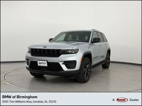 Used 2023 Jeep Grand Cherokee Altitude AWD/4WD image 1