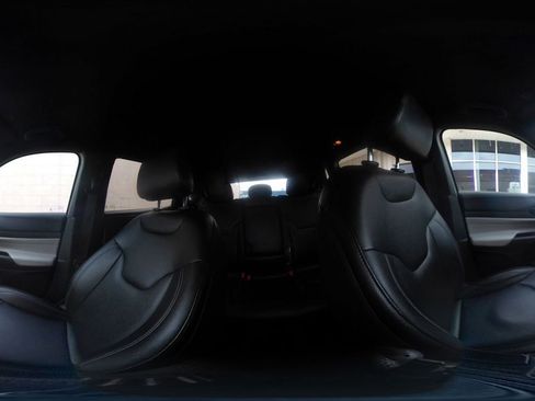 Used 2025 Jeep Compass Limited image 42