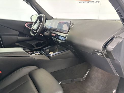 Used 2025 BMW X3 xDrive30i image 28