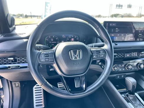 Used 2025 Honda Accord Sport image 17