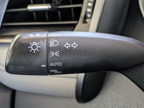 Used 2021 Toyota Camry XLE w/ Navigation Upgrade Package image 36