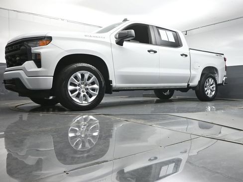 Used 2022 Chevrolet Silverado 1500 Custom AWD/4WD image 32