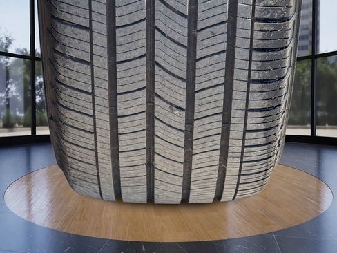 Certified 2025 Ford Explorer Platinum RWD image 38