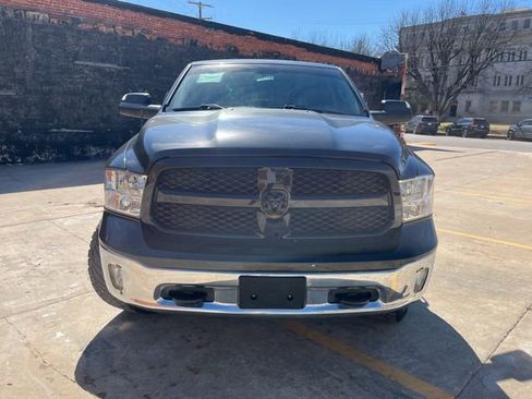 Used 2018 RAM 1500 SLT image 3