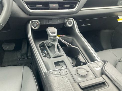 New 2026 Toyota Grand Highlander XLE image 12