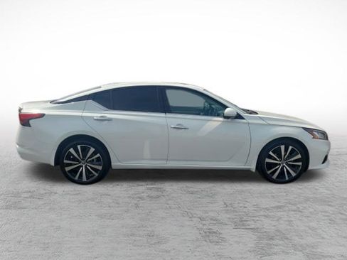 Used 2022 Nissan Altima 2.5 Platinum AWD/4WD image 5