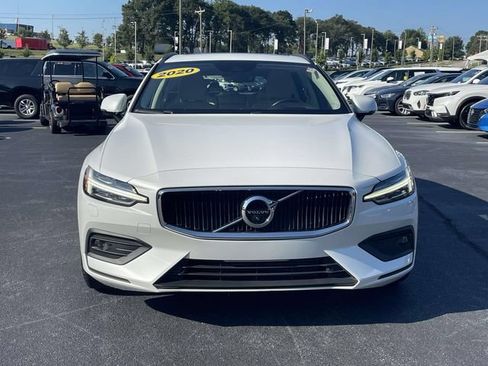 Used 2020 Volvo V60 T5 Momentum w/ Protection Package Premier FWD image 2