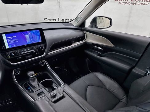 Used 2024 Toyota Grand Highlander AWD image 24