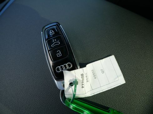 Used 2024 Audi Q7 Premium Plus image 34