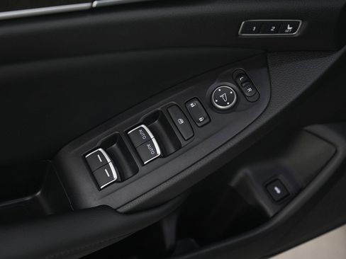 Used 2022 Honda Accord Touring image 18