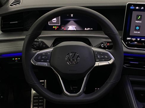 New 2026 Volkswagen Tiguan SE R-Line image 12