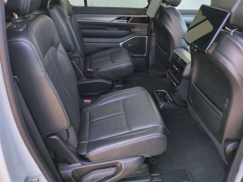 Used 2023 Jeep Wagoneer Series II w/ Convenience Group I image 20