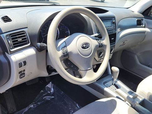 Used 2011 Subaru Forester 2.5X Premium w/ All-Weather Pkg AWD/4WD image 10
