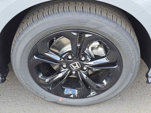 New 2025 Honda Accord SE image 9