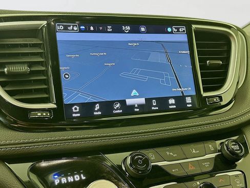 Certified 2025 Chrysler Pacifica Limited image 20